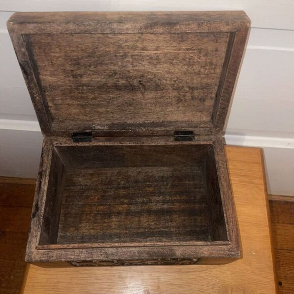Beautiful Hand Carved Wood Box, Hinged‎ Lid, Herd Of Elephants 8.5 X 5.5x 3.5" - Picture 9 of 9